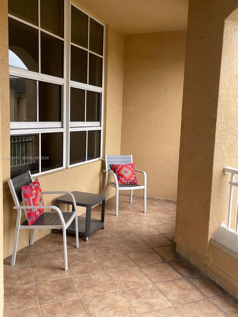 Photo of 3001 185th St  #612, Aventura, Florida, 33180 - 