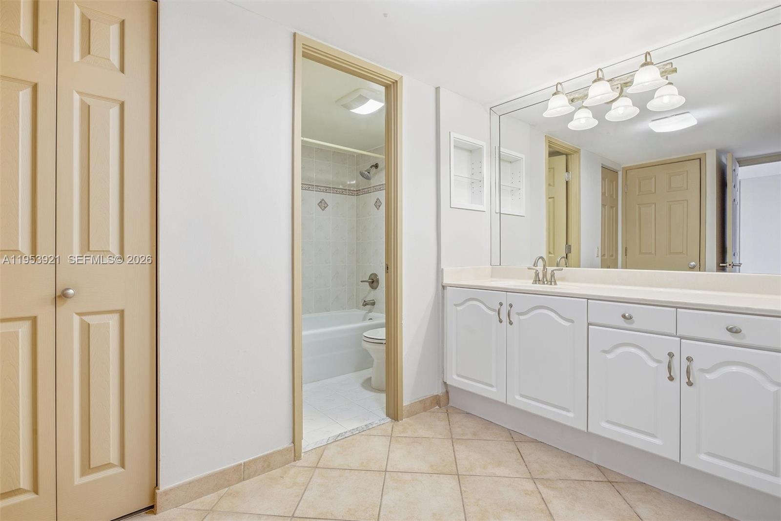 Photo of 3731 Country Club Dr  #1421, Aventura, Florida, 33180 - 