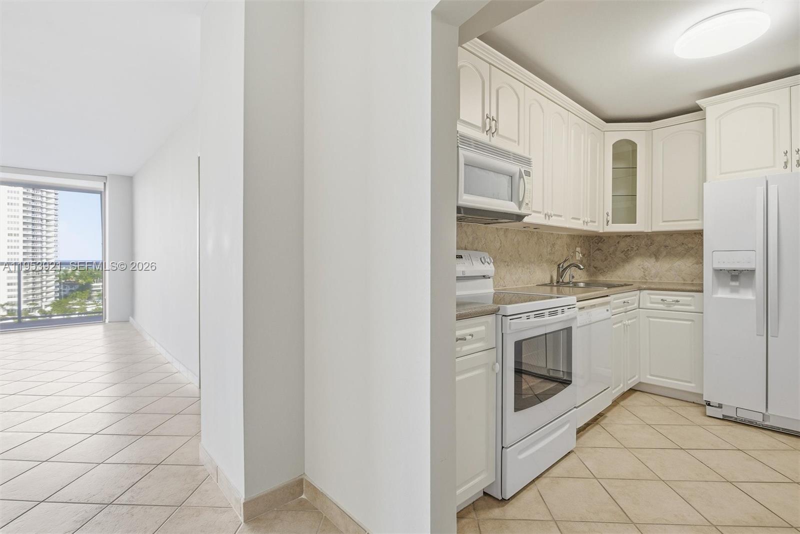 Photo of 3731 Country Club Dr  #1421, Aventura, Florida, 33180 - 