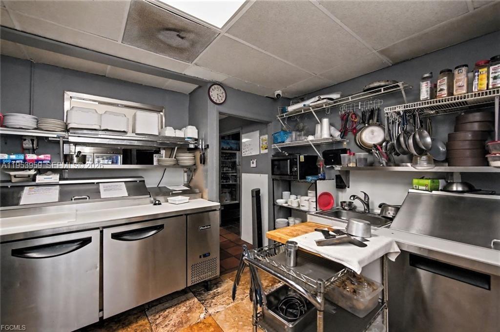   /   кв.футов $ 2026-01-27 0 Фото