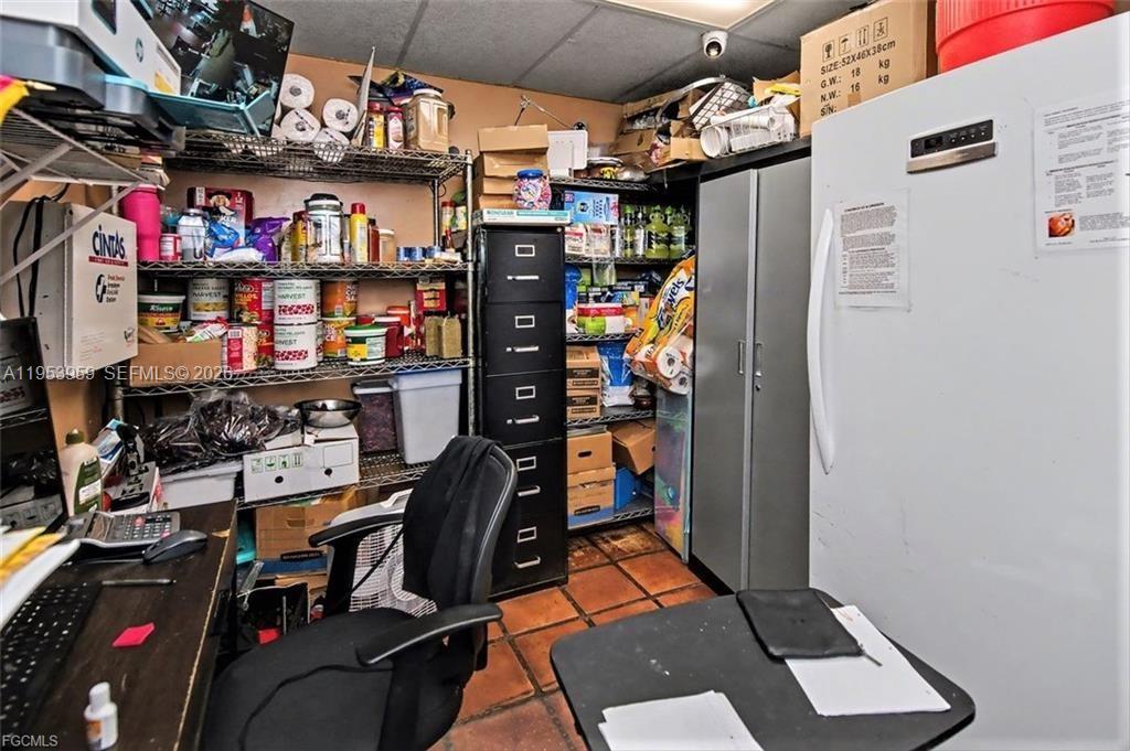   /   кв.футов $ 2026-01-27 0 Фото