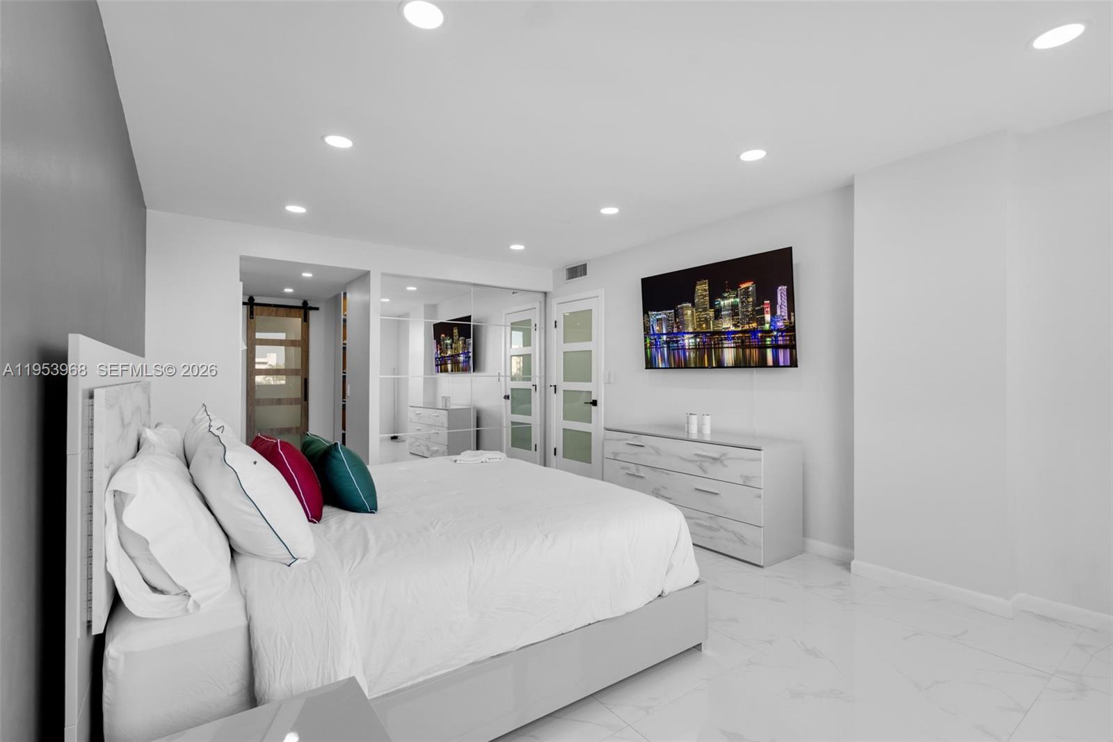 203 2 / 2 1132 sq. ft. $ 2026-02-18 0 Photo