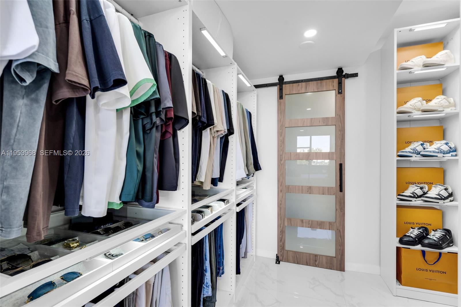 203 2 / 2 1132 sq. ft. $ 2026-02-18 0 Photo