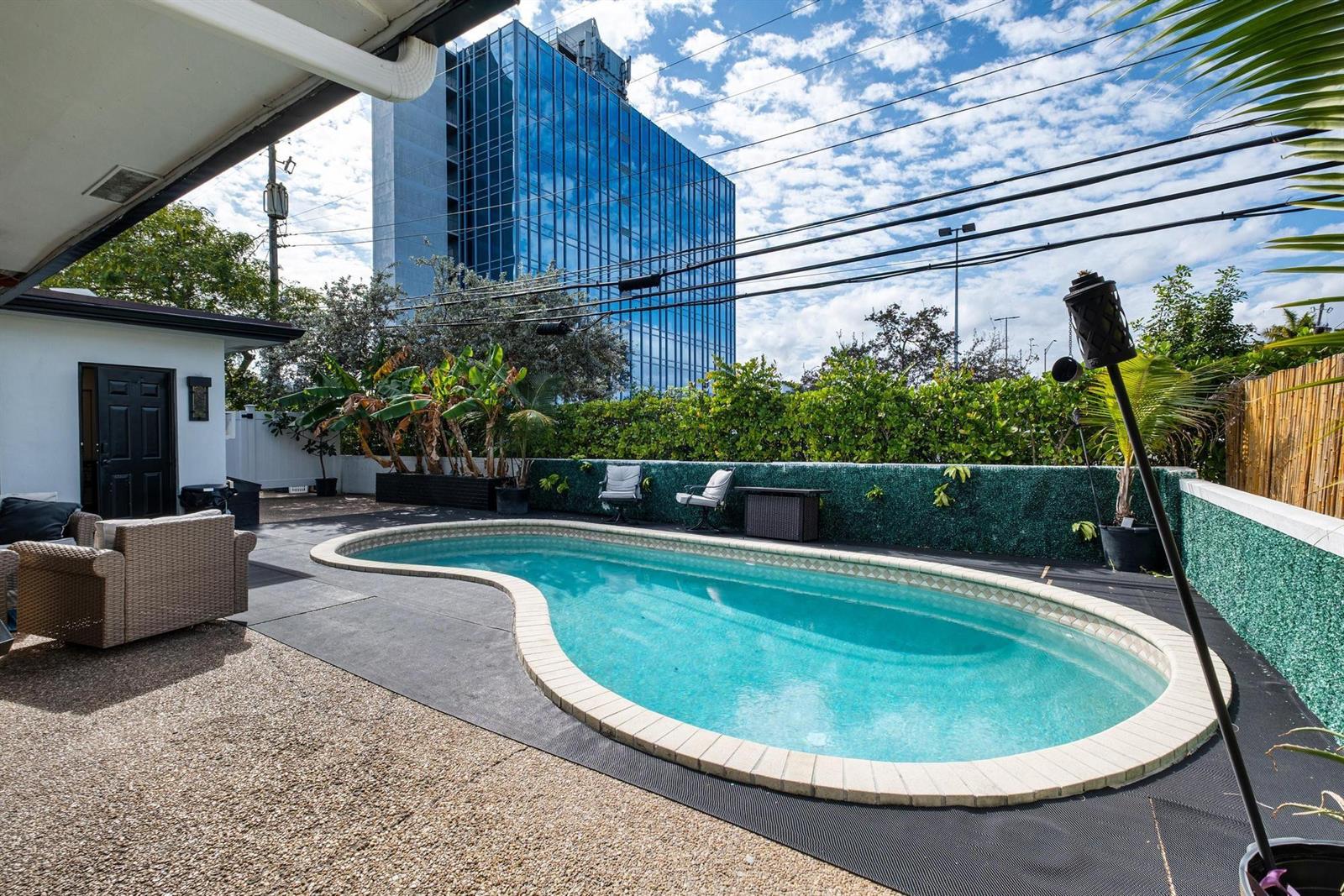 Ver detalles / 0 2675 sq. ft. $ 2026-07-30 0 foto