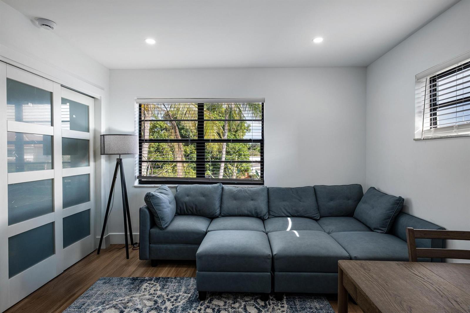 Ver detalles / 0 2675 sq. ft. $ 2026-07-30 0 foto