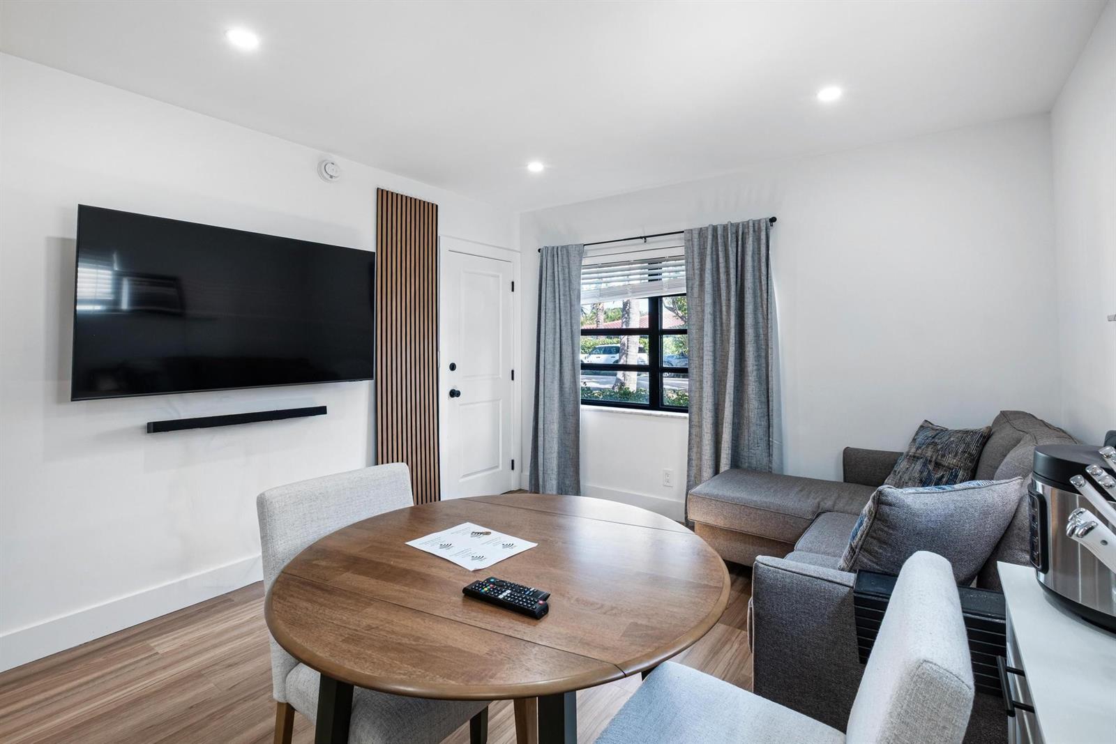Ver detalles / 0 2675 sq. ft. $ 2026-07-30 0 foto