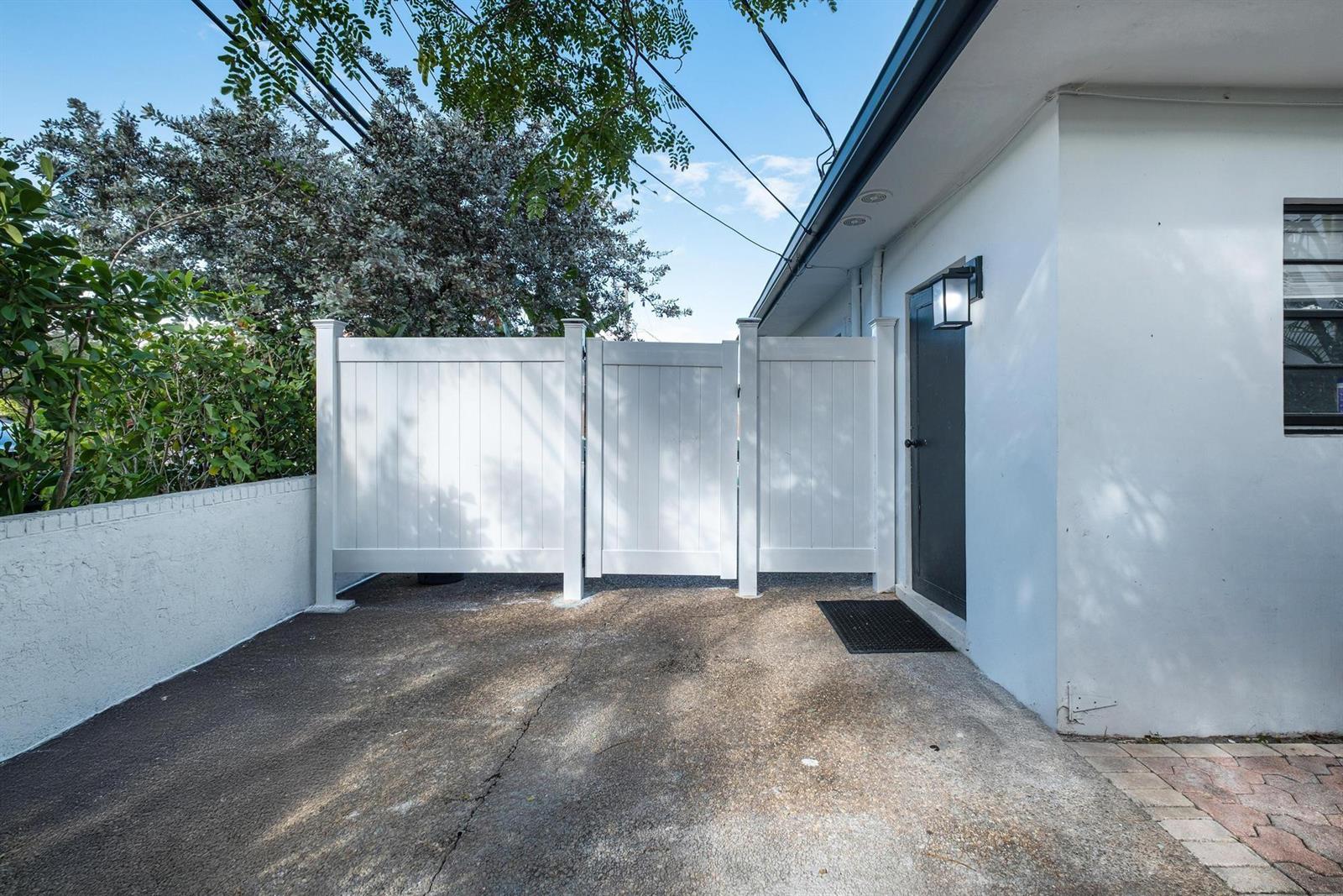 Ver detalles / 0 2675 sq. ft. $ 2026-07-30 0 foto