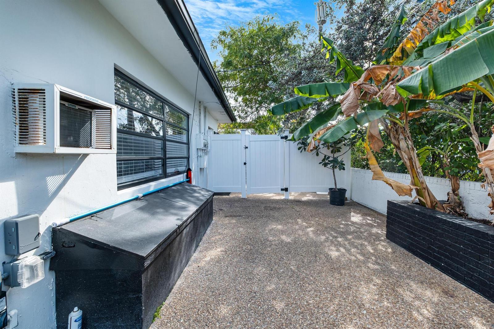 Ver detalles / 0 2675 sq. ft. $ 2026-07-30 0 foto