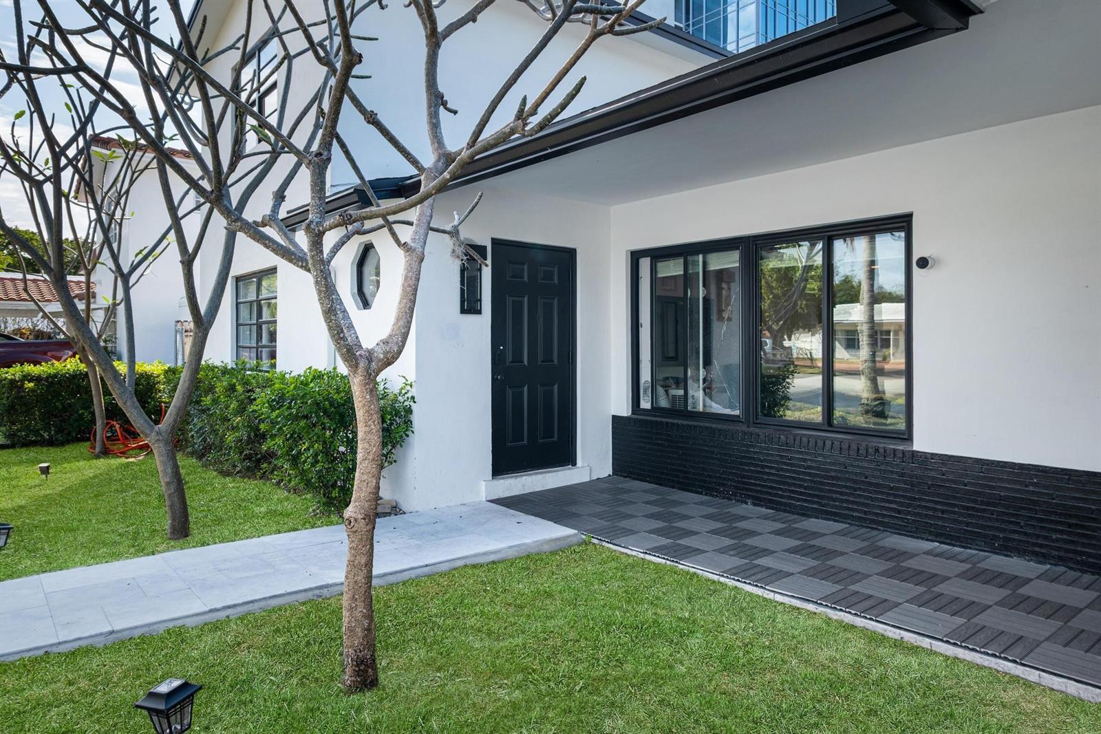 Ver detalles / 0 2675 sq. ft. $ 2026-07-30 0 foto