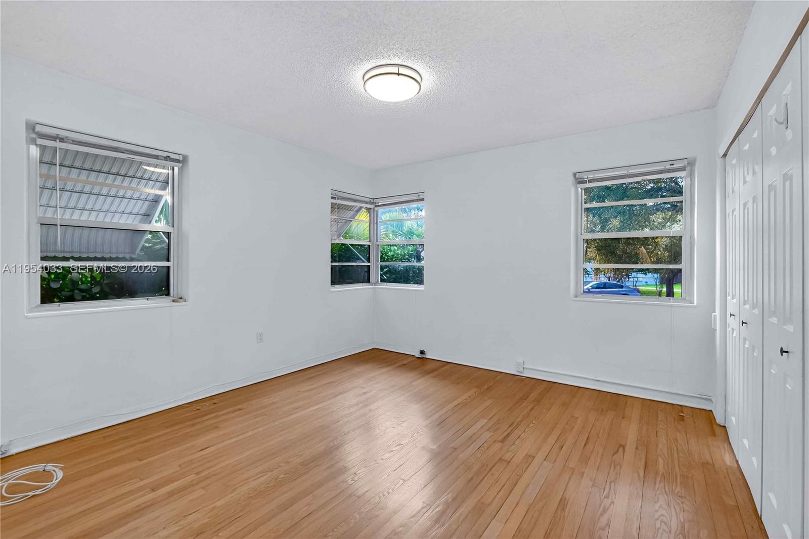   /  1946 sq. ft. $ 2026-01-28 0 Photo