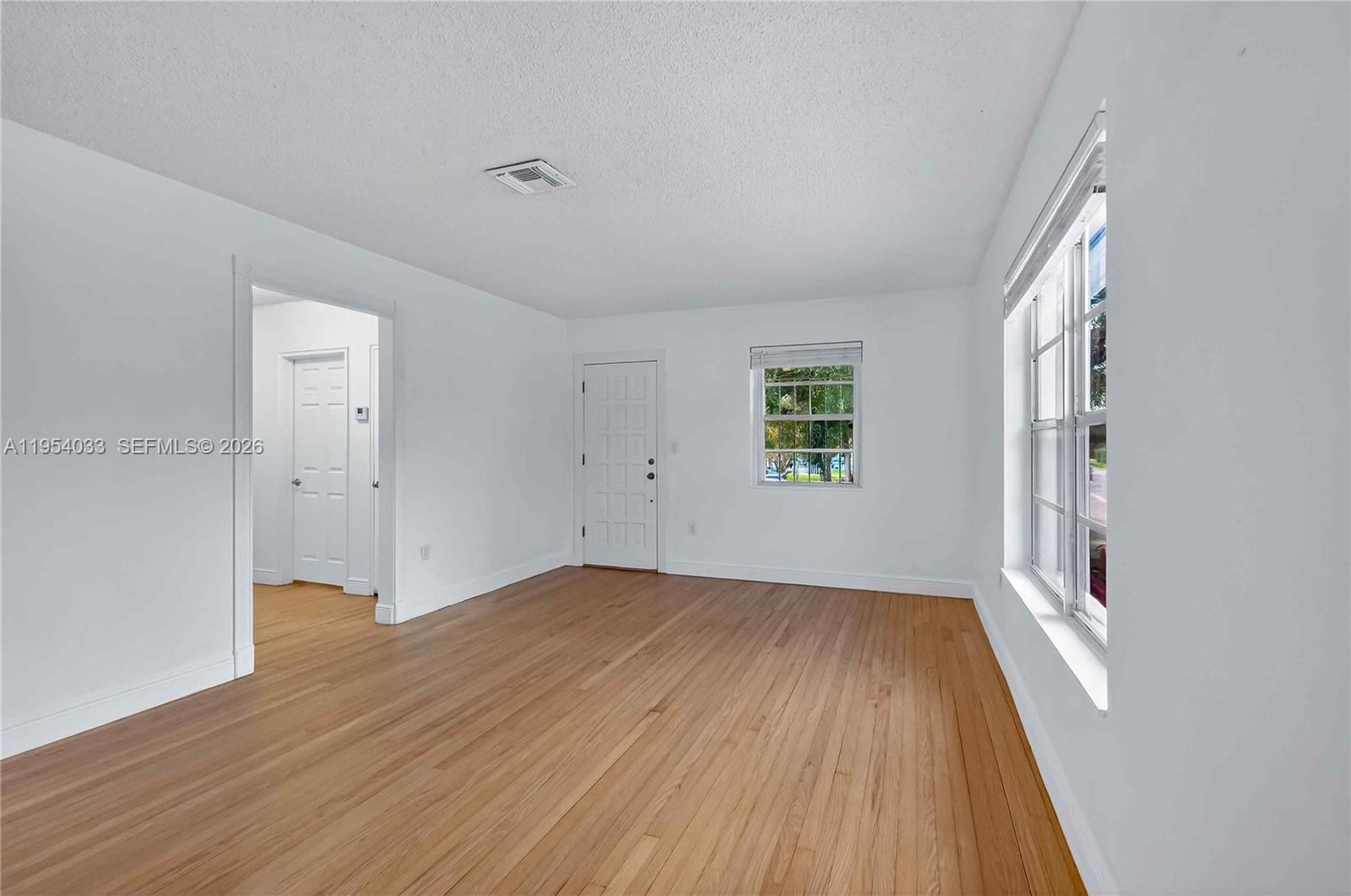   /  1946 sq. ft. $ 2026-01-28 0 Photo