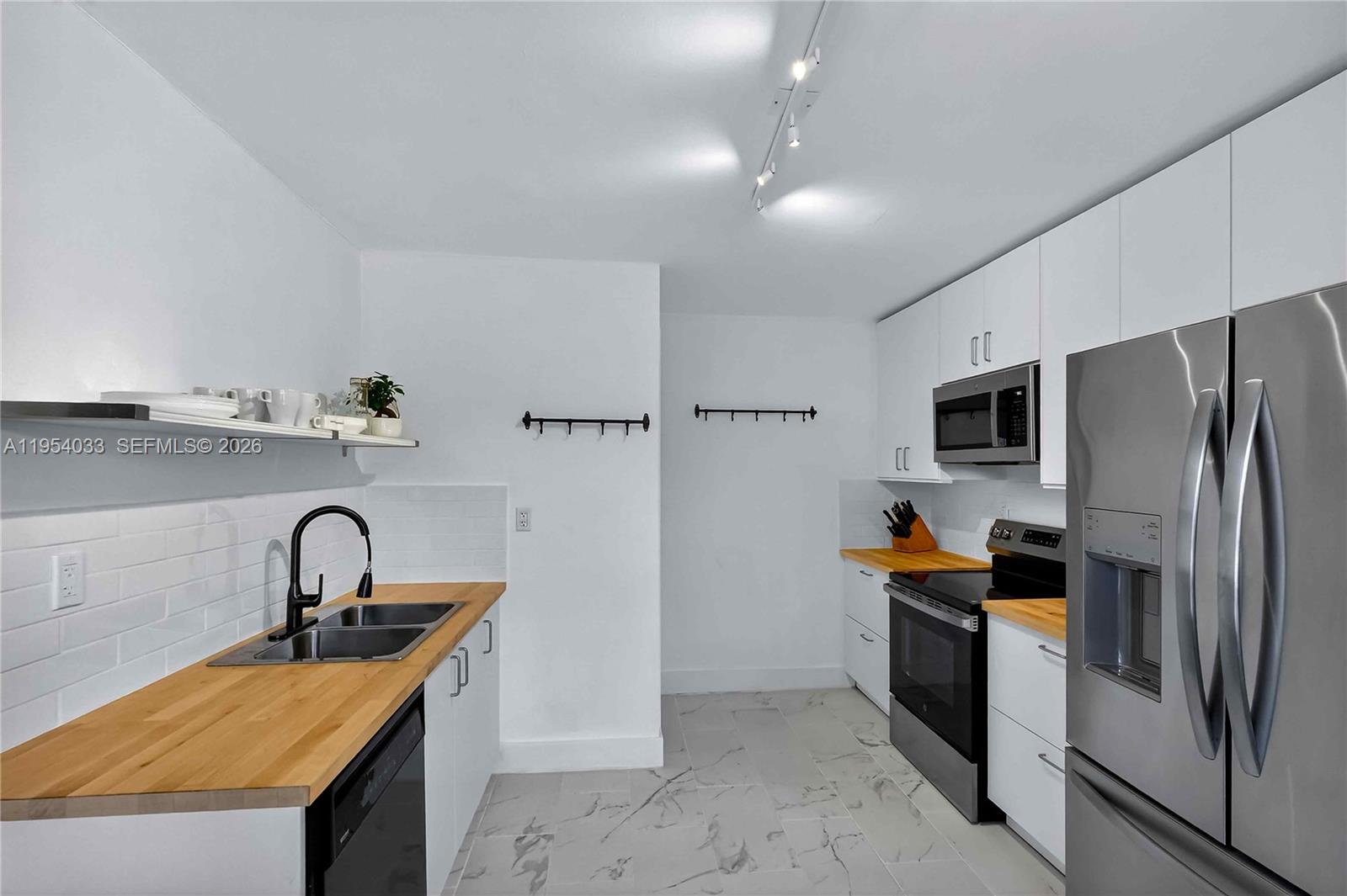   /  1946 sq. ft. $ 2026-01-28 0 Photo