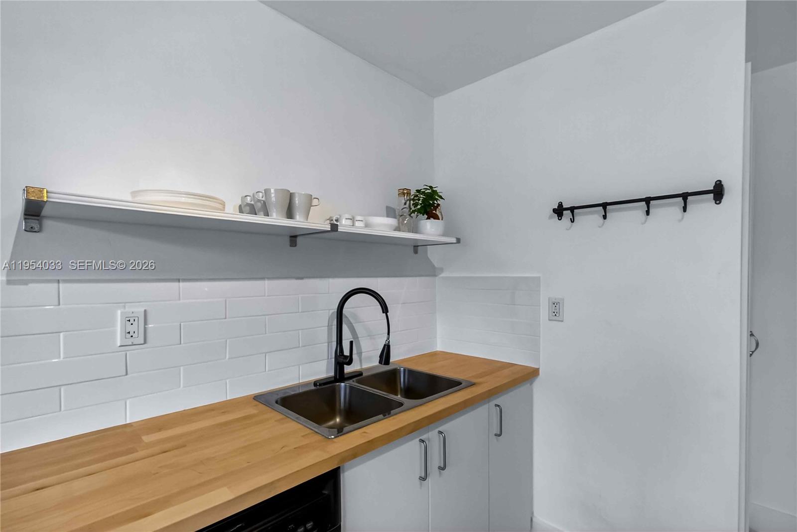   /  1946 sq. ft. $ 2026-01-28 0 Photo