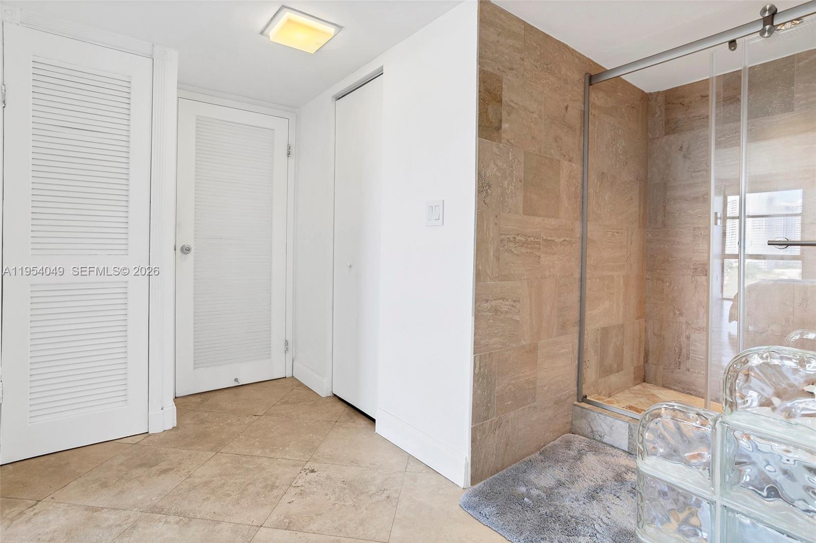 Photo of 3675 Country Club Dr  #1102, Aventura, Florida, 33180 - 