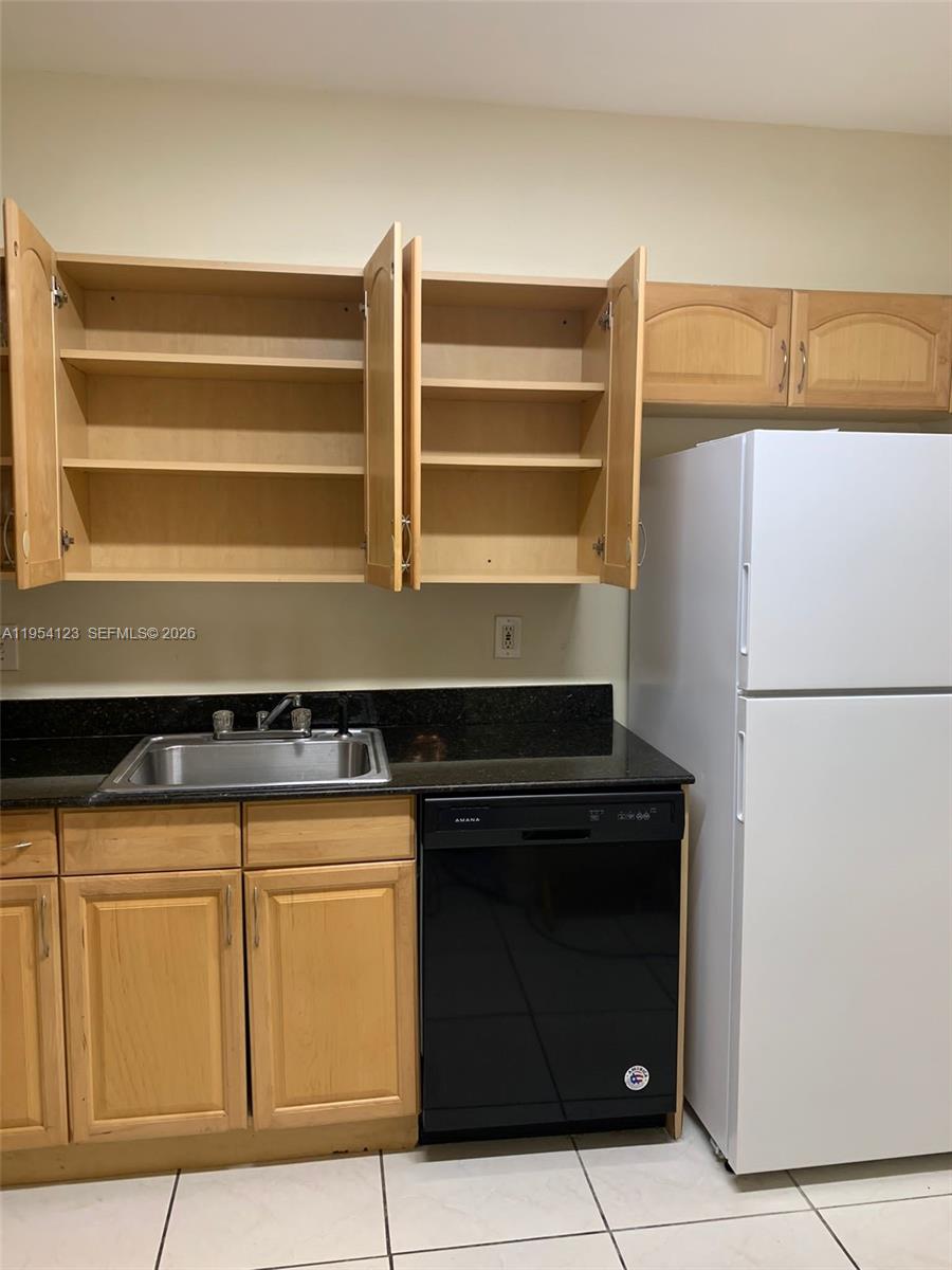 See details 409 2 / 2 1100 sq. ft. $ 2026-01-28 0 Photo