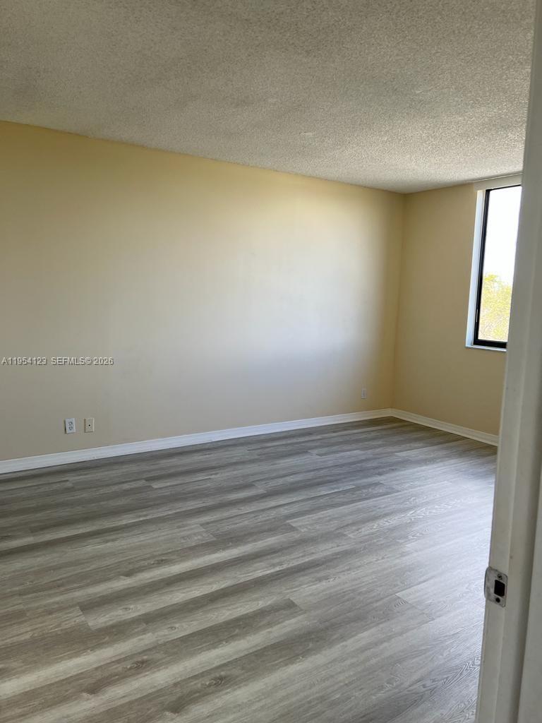 See details 409 2 / 2 1100 sq. ft. $ 2026-01-28 0 Photo