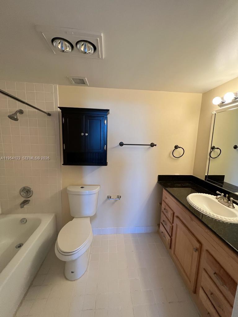 See details 409 2 / 2 1100 sq. ft. $ 2026-01-28 0 Photo