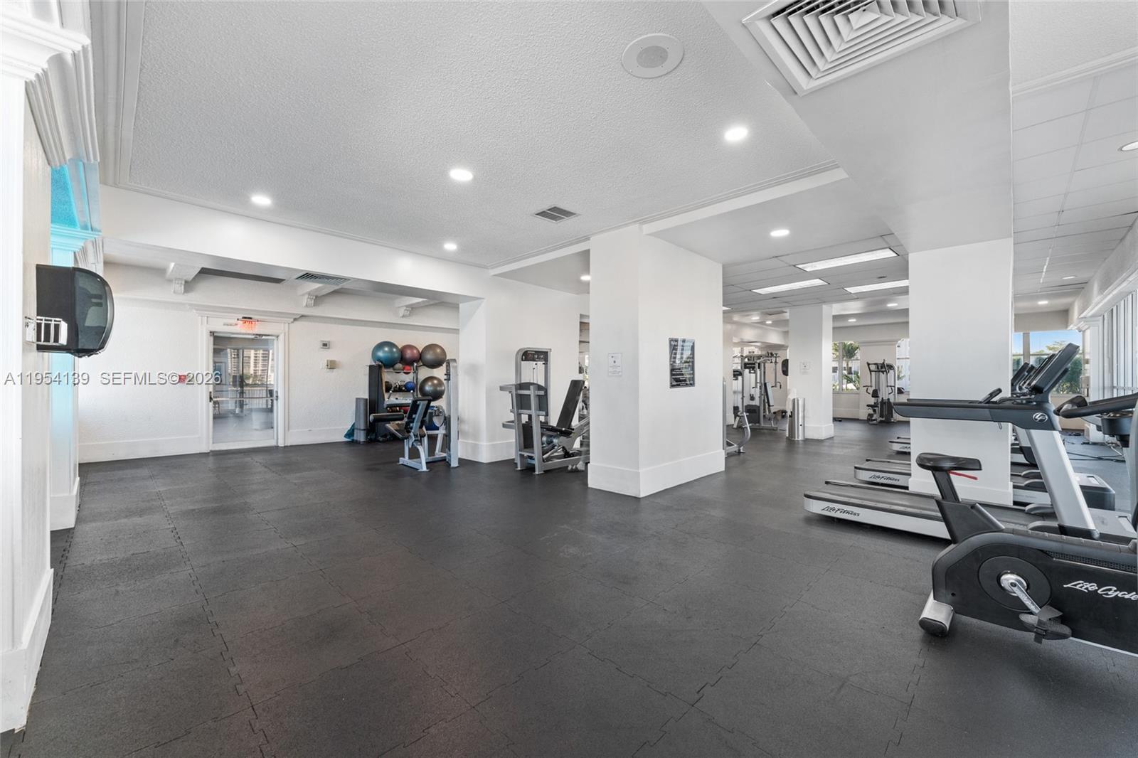 1701 2 / 2 1565 sq. ft. $ 2026-01-28 0 Photo