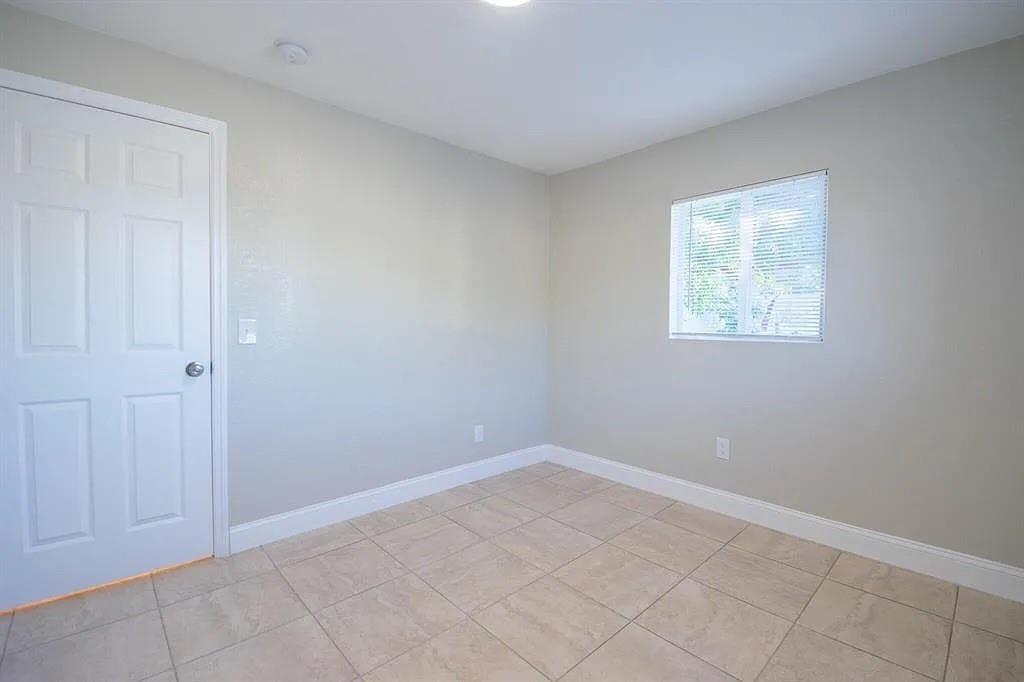 Ver detalles / 0 1550 sq. ft. $ 2026-06-02 0 foto