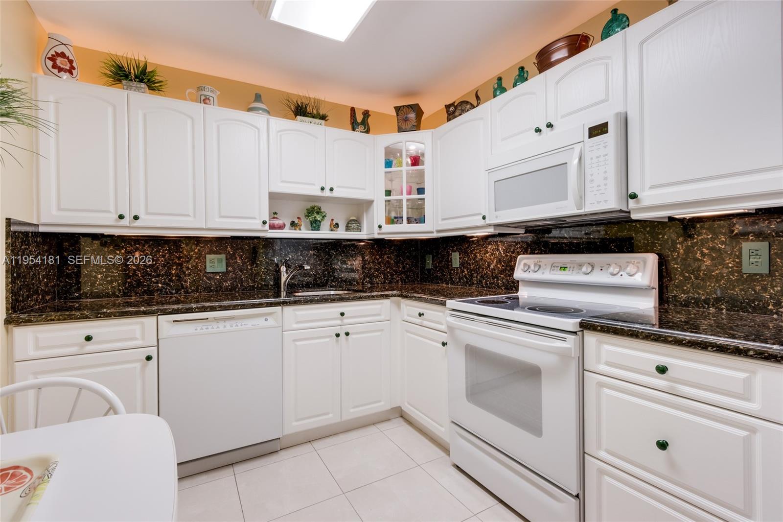 Photo of 2500 PARKVIEW DR  #2315, Hallandale Beach, Florida, 33009 - 