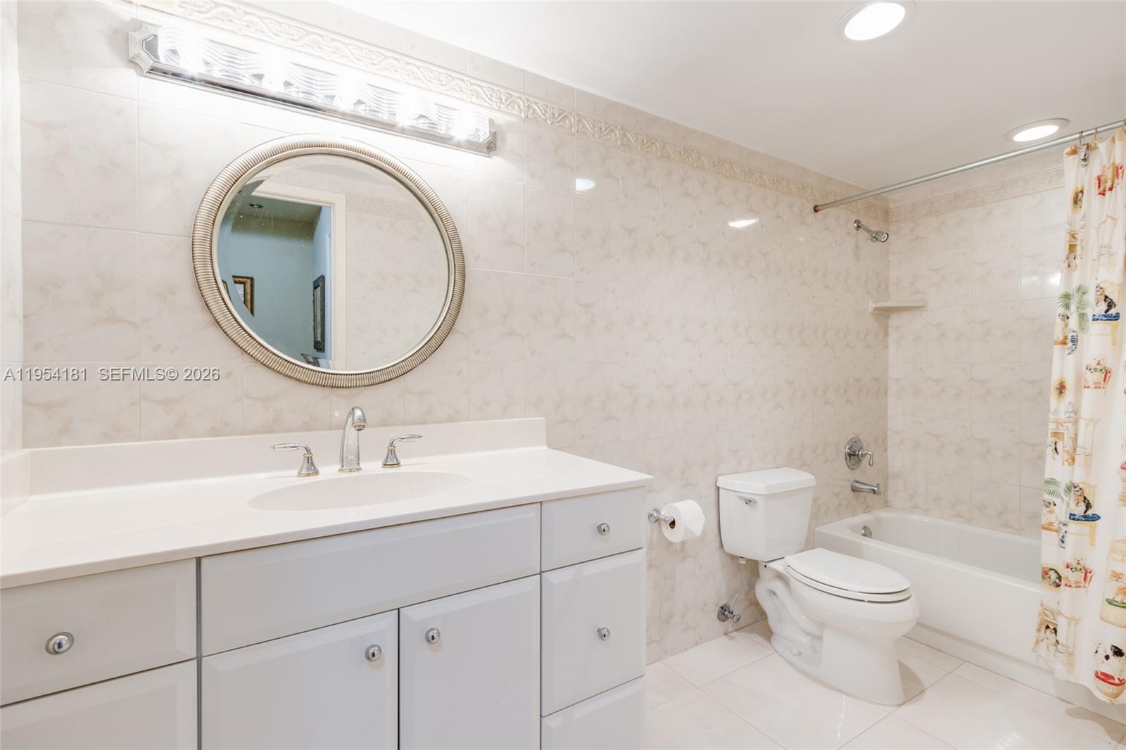 Photo of 2500 PARKVIEW DR  #2315, Hallandale Beach, Florida, 33009 - 