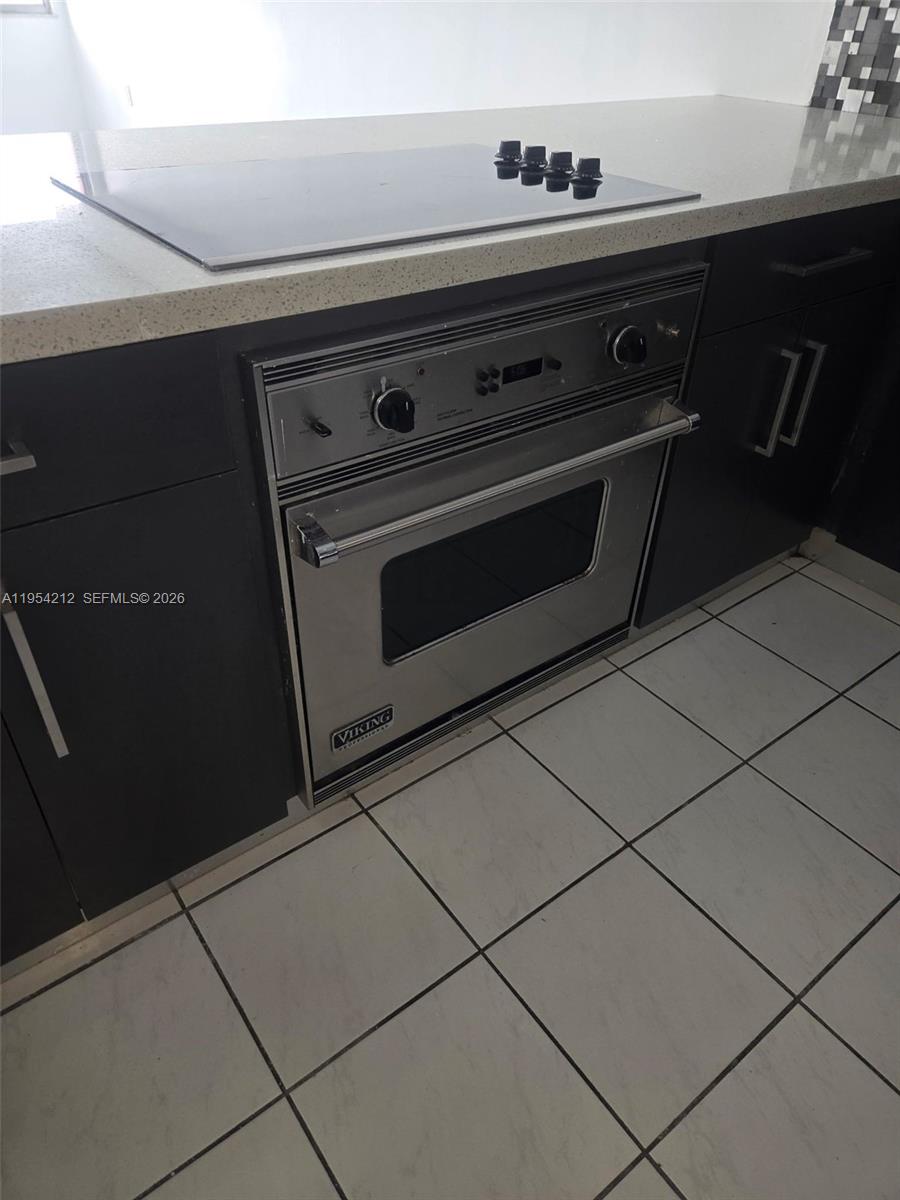 Ver detalles 314W 1 / 2 861 sq. ft. $ 2026-06-04 0 foto