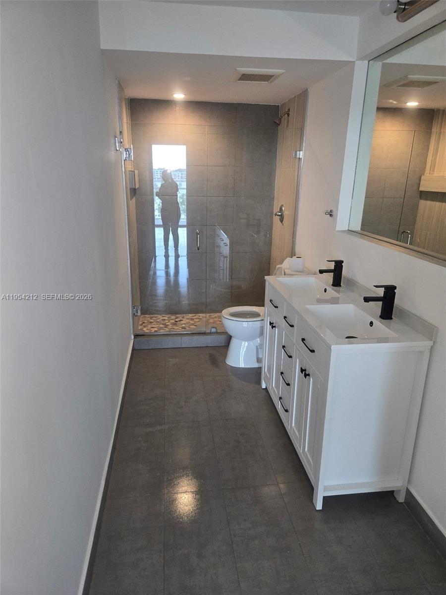 Ver detalles 314W 1 / 2 861 sq. ft. $ 2026-06-04 0 foto