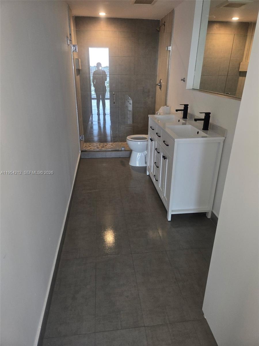 Ver detalles 314W 1 / 2 861 sq. ft. $ 2026-06-04 0 foto