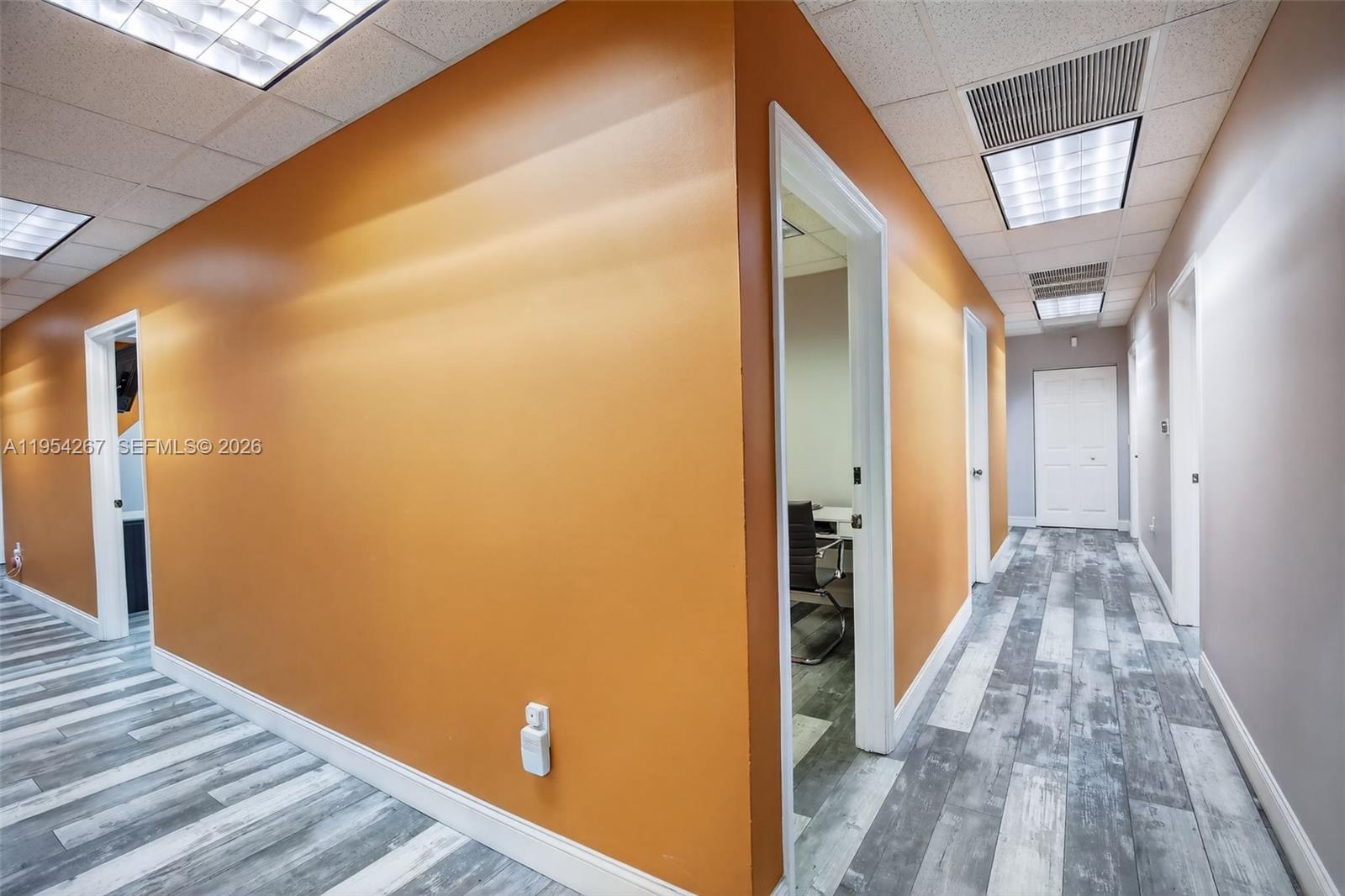   /   sq. ft. $ 2026-01-28 0 foto