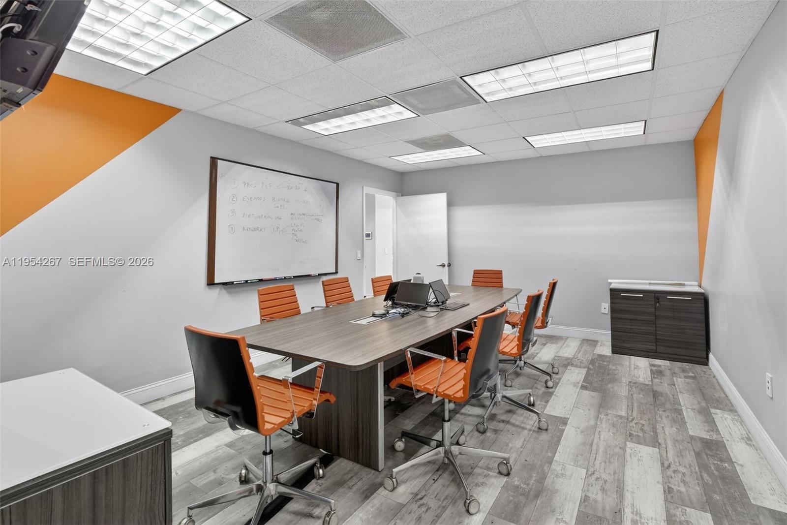   /   sq. ft. $ 2026-01-28 0 foto