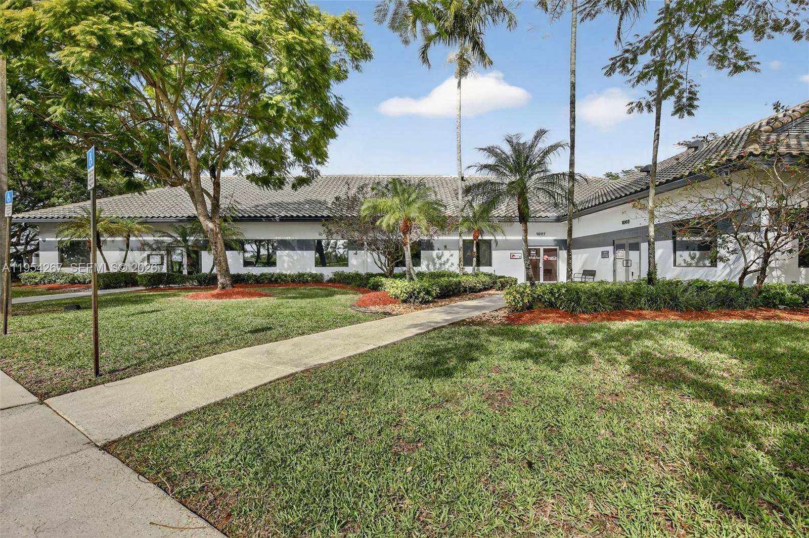   /   sq. ft. $ 2026-01-28 0 foto