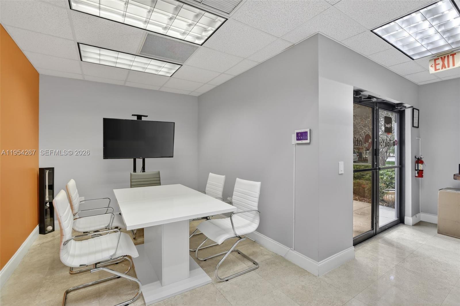   /   sq. ft. $ 2026-01-28 0 foto