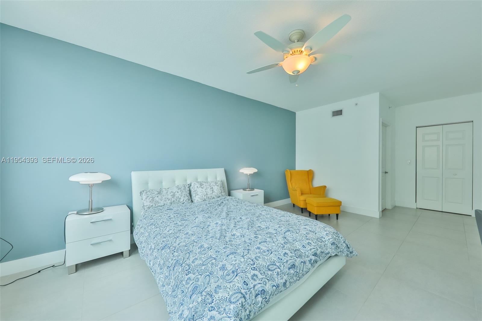Фото 1755 Hallandale Beach Blvd  #1808E, Hallandale Beach, Florida, 33009 - Master Bedroom