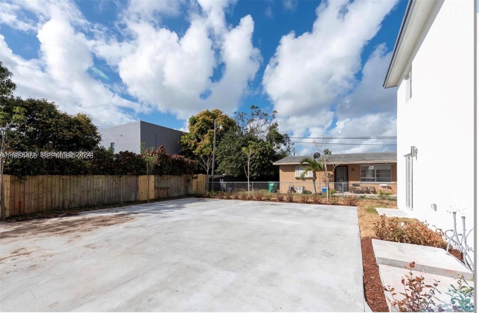   /  2374 sq. ft. $ 2026-01-28 0 Photo