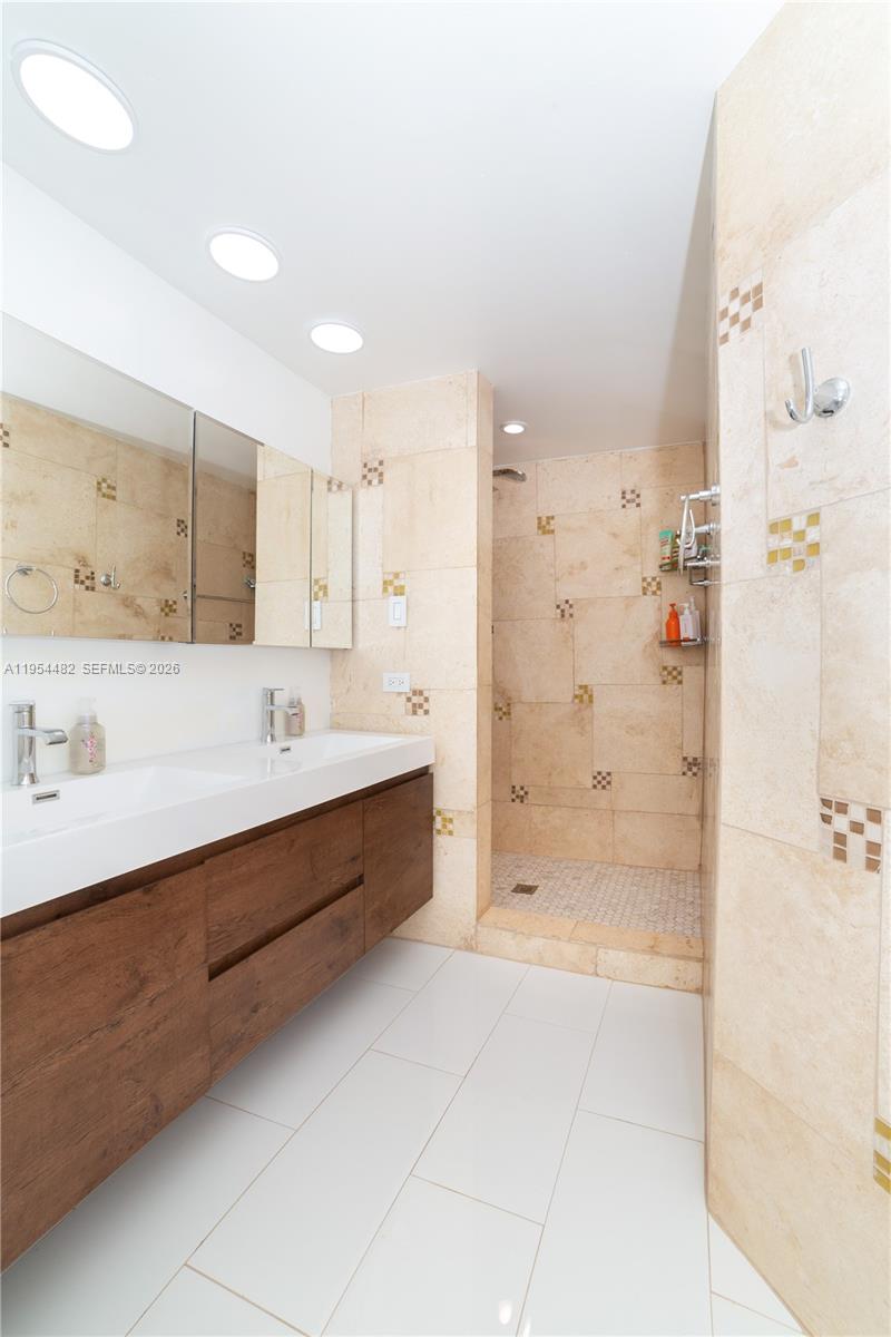 Photo of 17150 Bay Rd #2905, Sunny Isles Beach, Florida, 33160 -