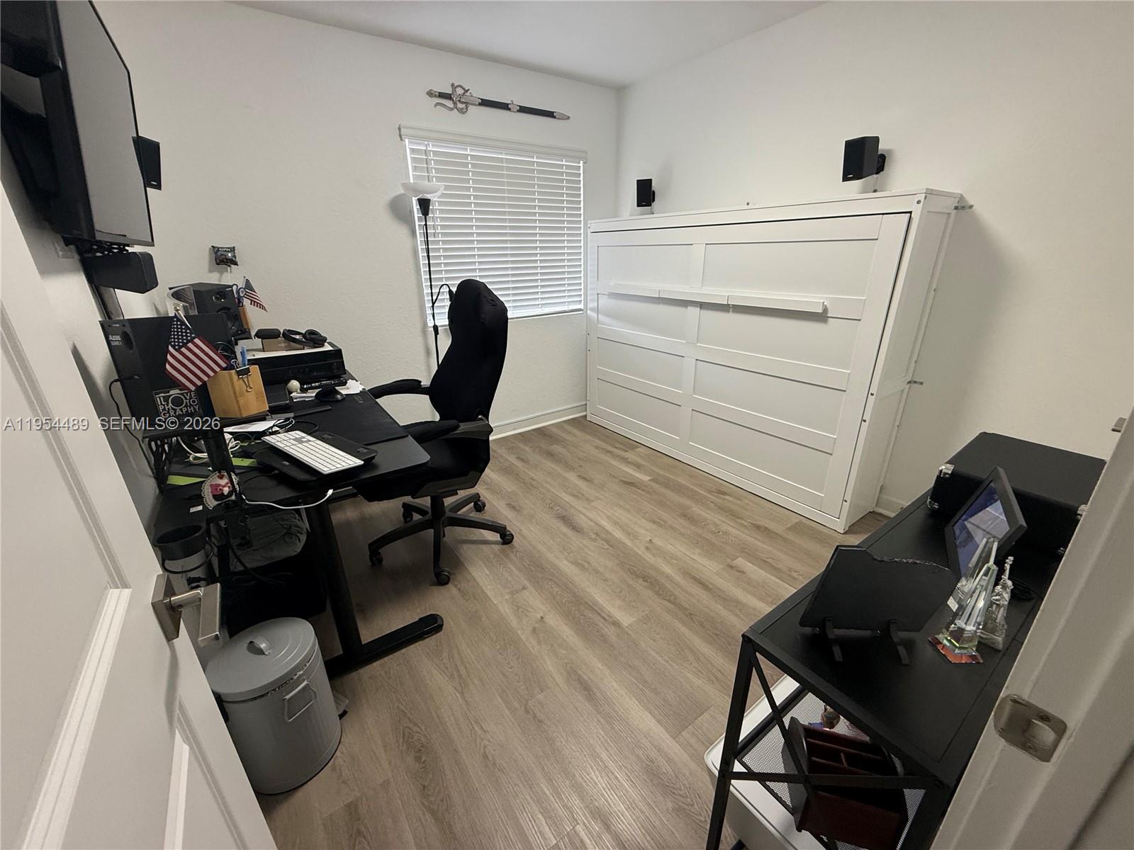 1043 3 / 3 1302 sq. ft. $ 2026-05-14 0 Photo
