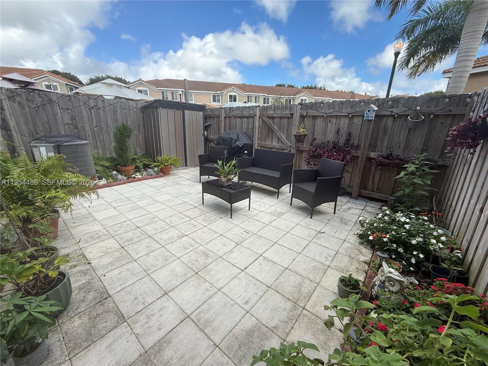 1043 3 / 3 1302 sq. ft. $ 2026-05-14 0 Photo