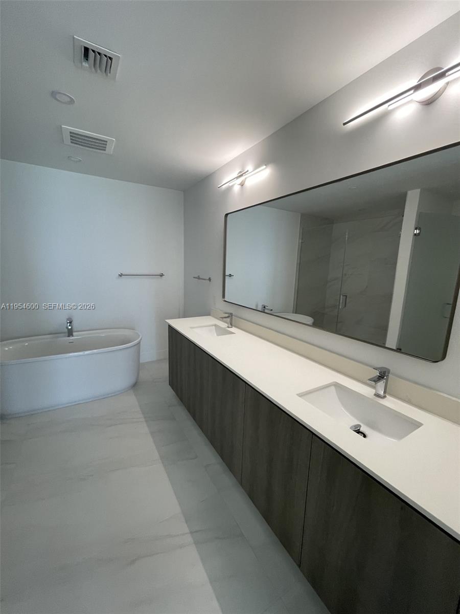 1505 2 / 3 1675 sq. ft. $ 2026-02-19 0 Photo