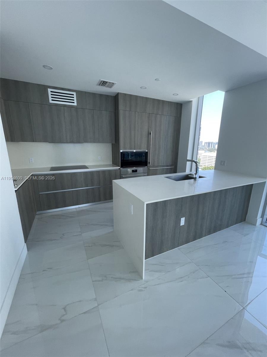 1505 2 / 3 1675 sq. ft. $ 2026-02-19 0 Photo