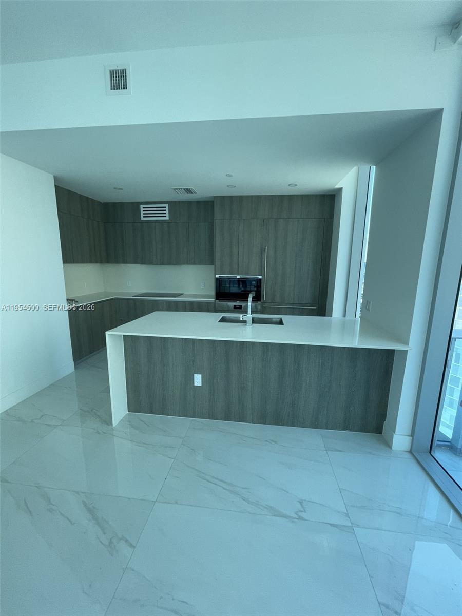 1505 2 / 3 1675 sq. ft. $ 2026-02-19 0 Photo