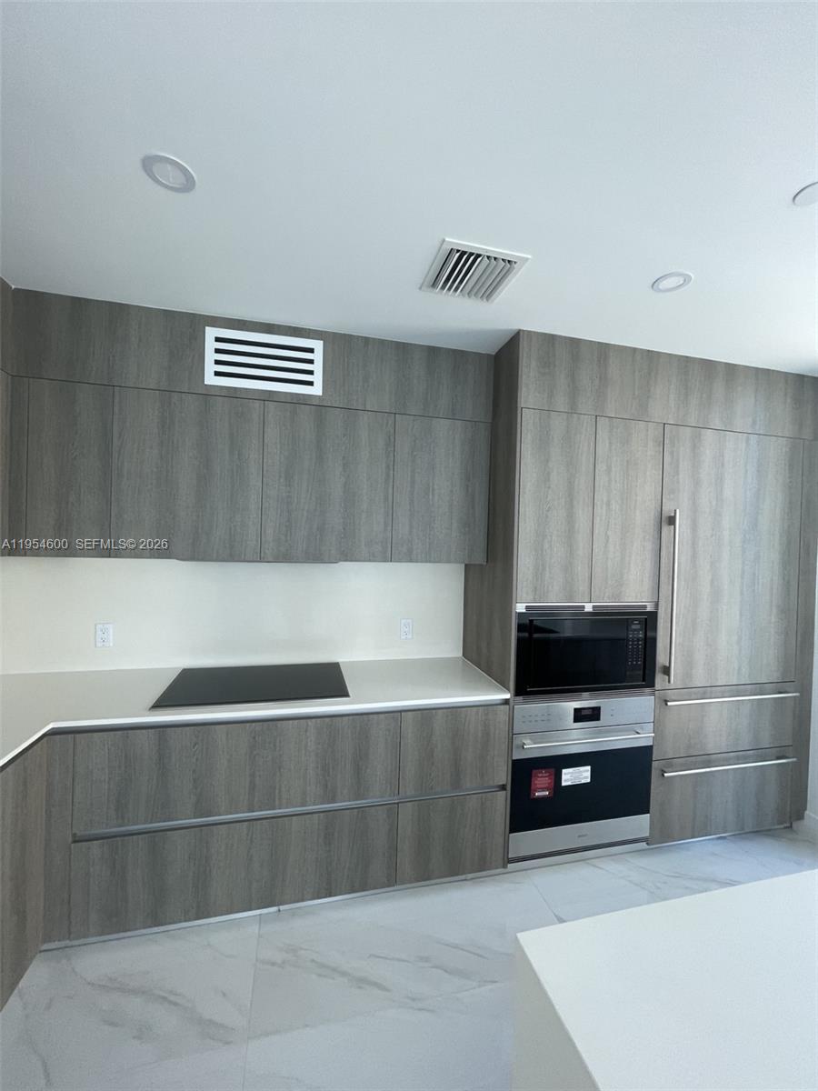 1505 2 / 3 1675 sq. ft. $ 2026-02-19 0 Photo