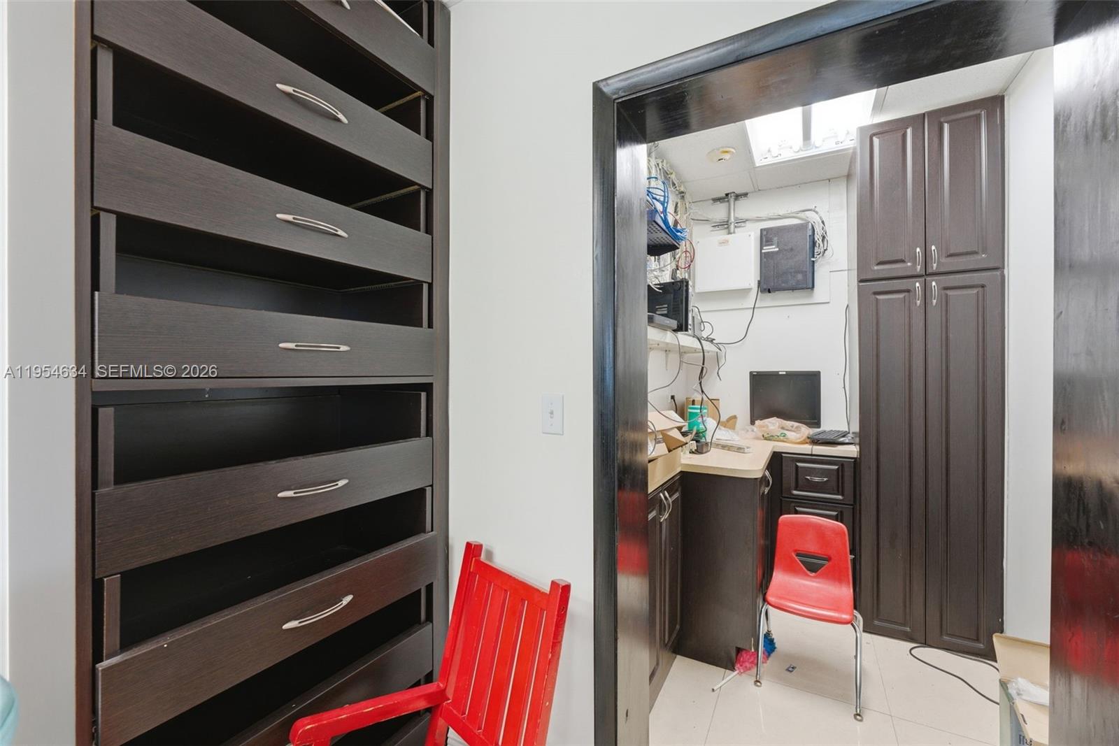   /   кв.футов $ 2026-01-28 0 Фото