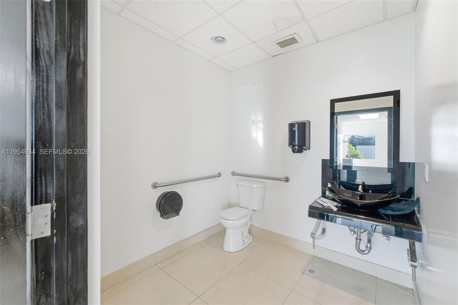   /   кв.футов $ 2026-01-28 0 Фото