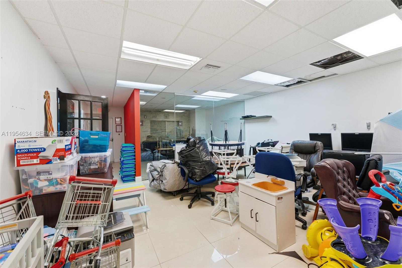   /   кв.футов $ 2026-01-28 0 Фото