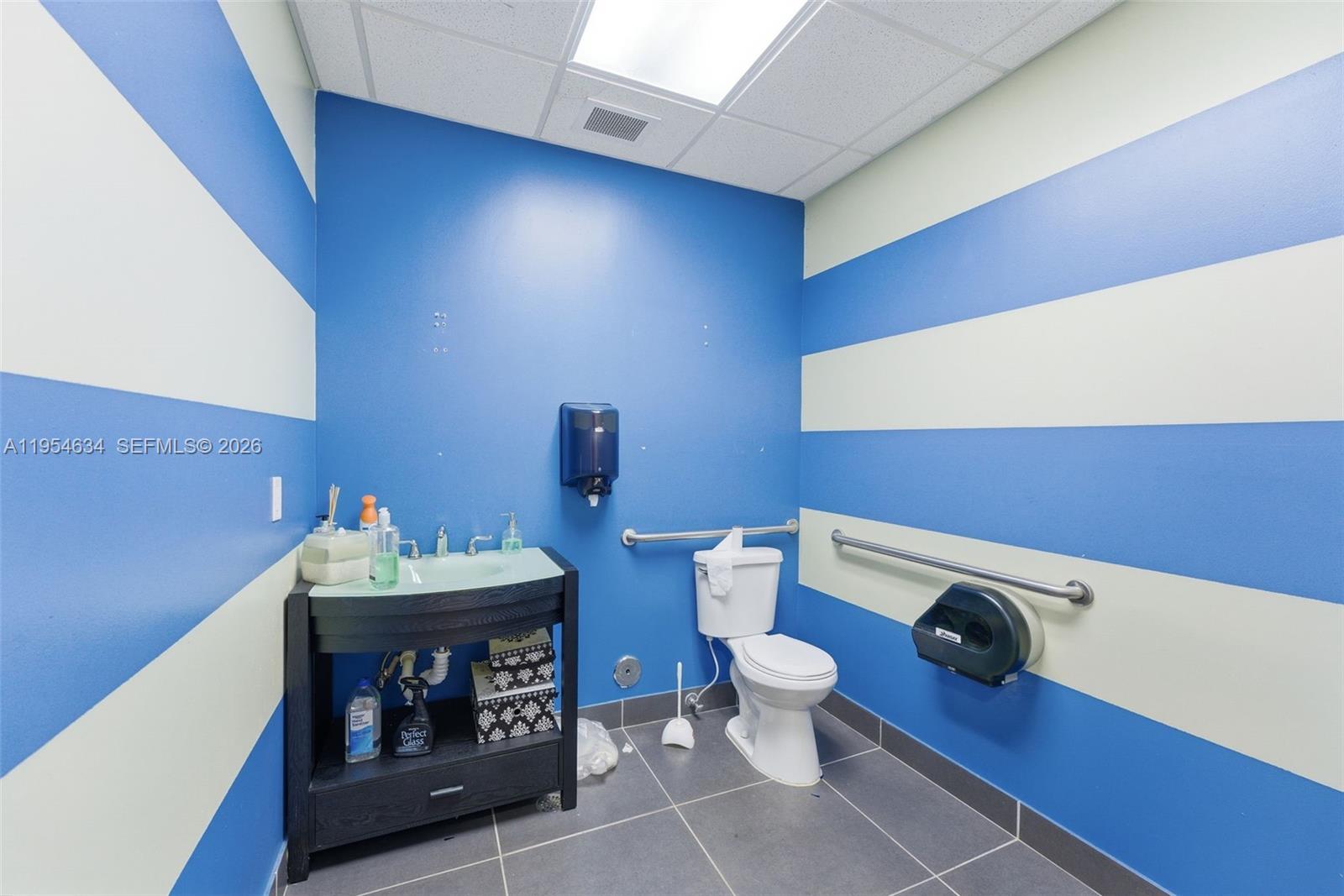   /   кв.футов $ 2026-01-28 0 Фото