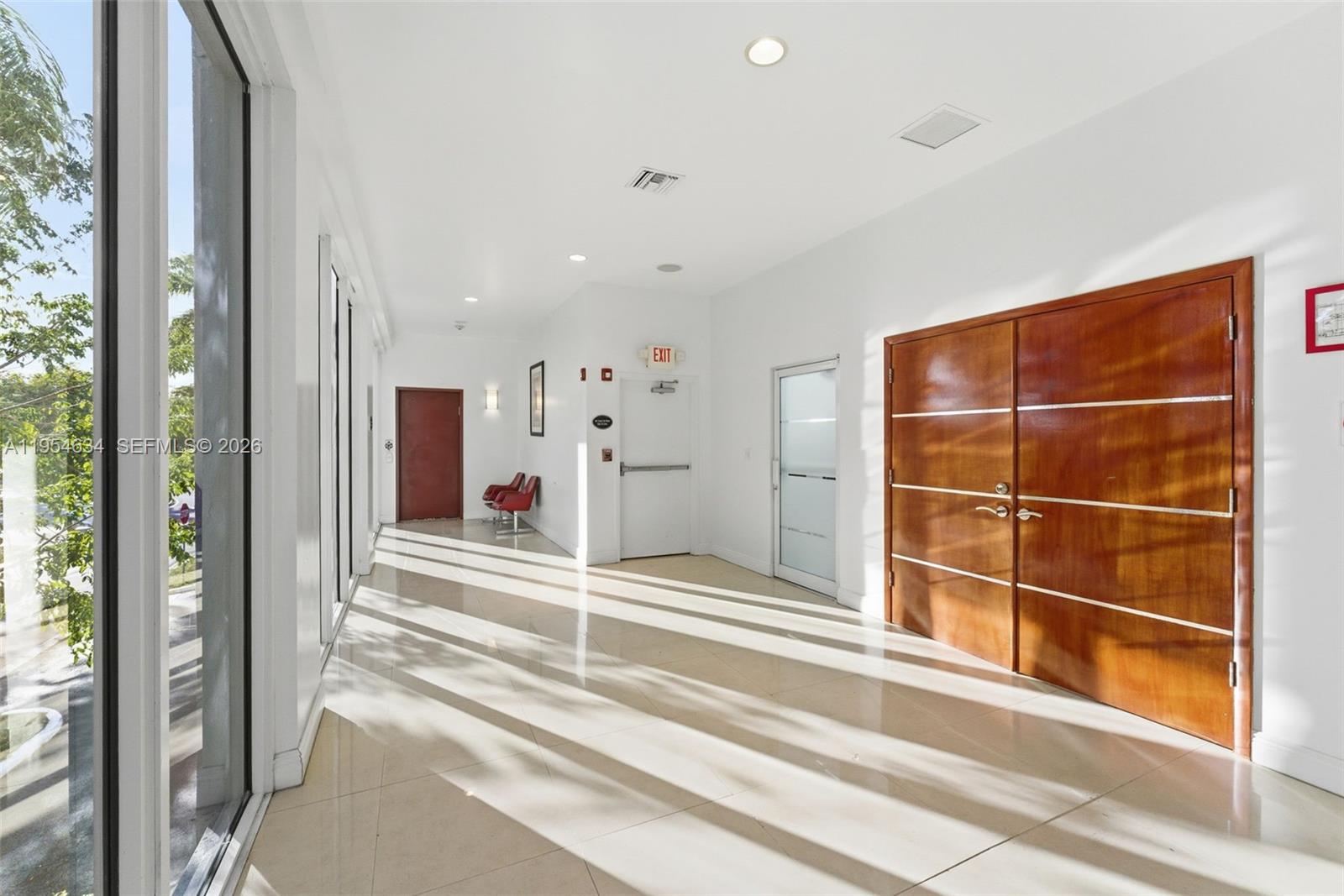   /   кв.футов $ 2026-01-28 0 Фото