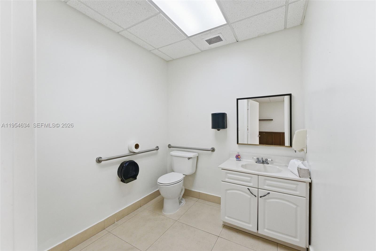   /   кв.футов $ 2026-01-28 0 Фото