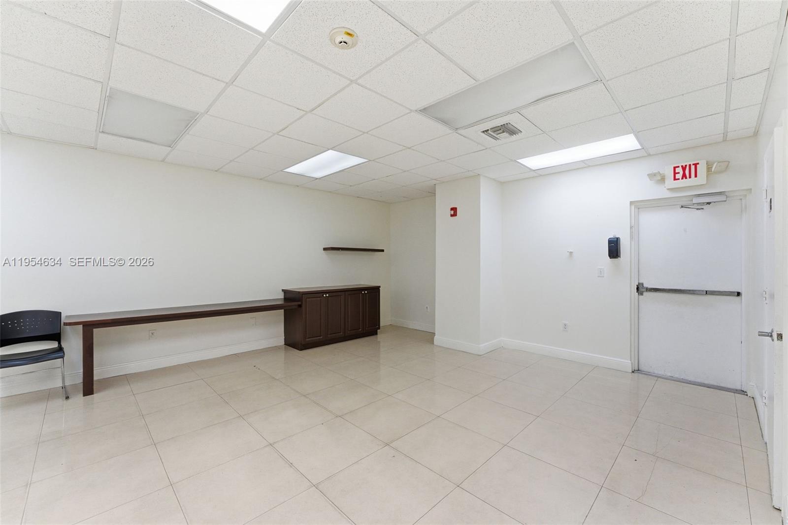   /   кв.футов $ 2026-01-28 0 Фото