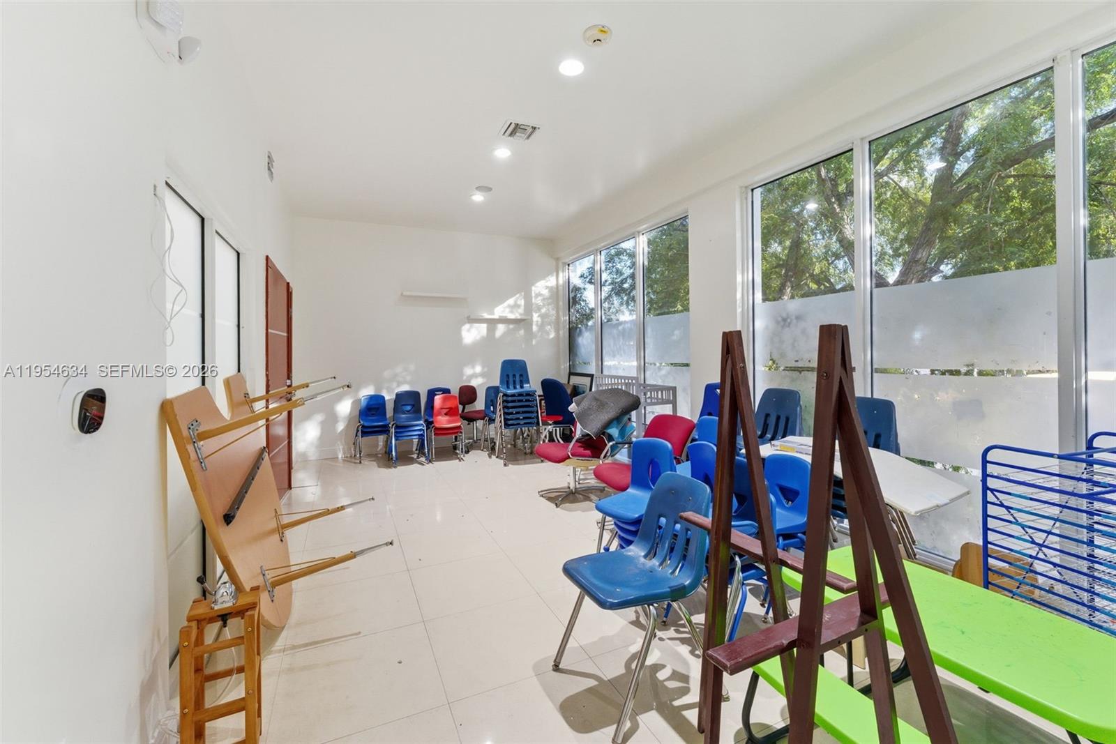   /   кв.футов $ 2026-01-28 0 Фото