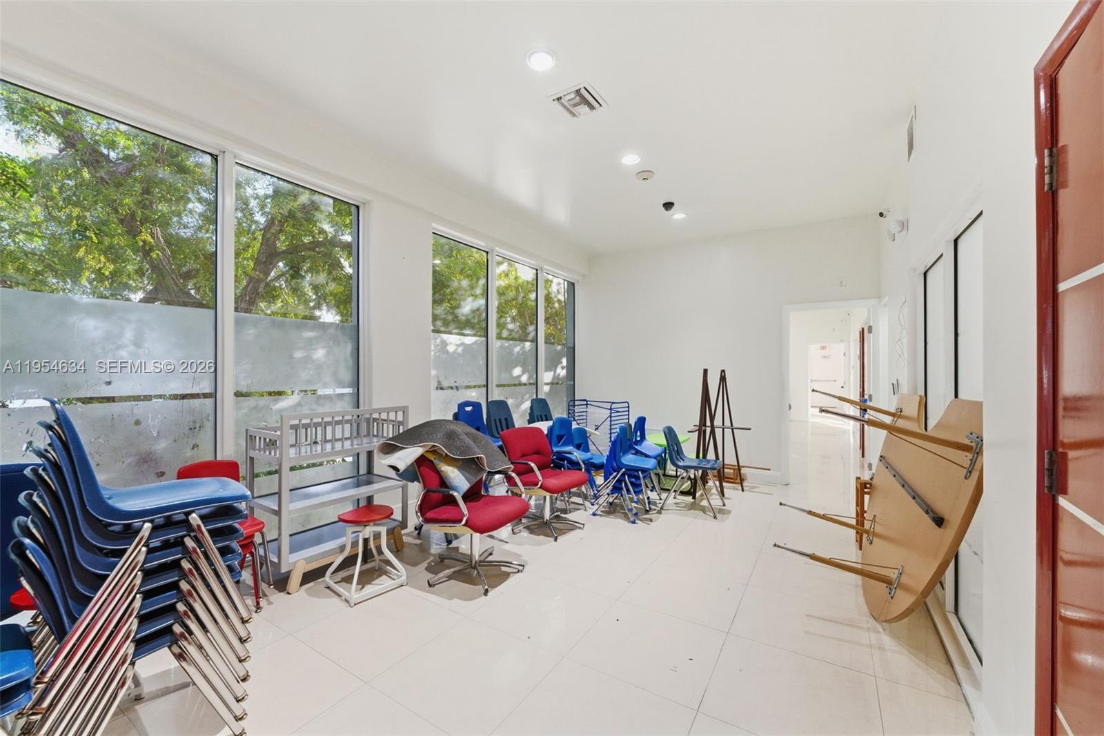   /   кв.футов $ 2026-01-28 0 Фото